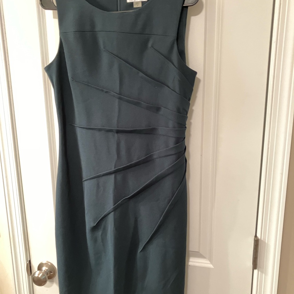 Calvin Klein Elegant Pine Green Sleeveless Body Shaping Dress
